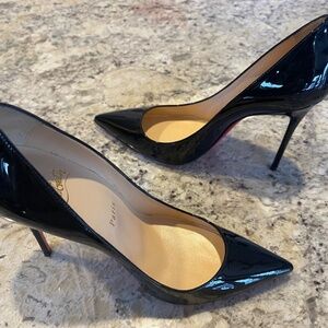 Christian Louboutin Iconic Pump for Sale - barely worn